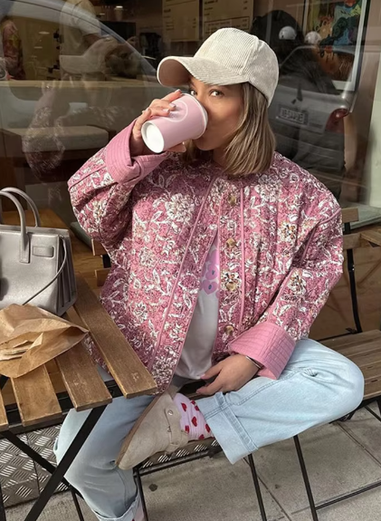 Bequeme Damenjacke mit Isolierung für Herbst und Winter