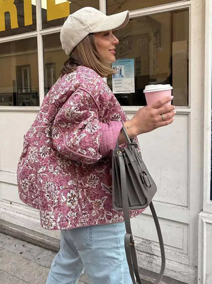 Bequeme Damenjacke mit Isolierung für Herbst und Winter