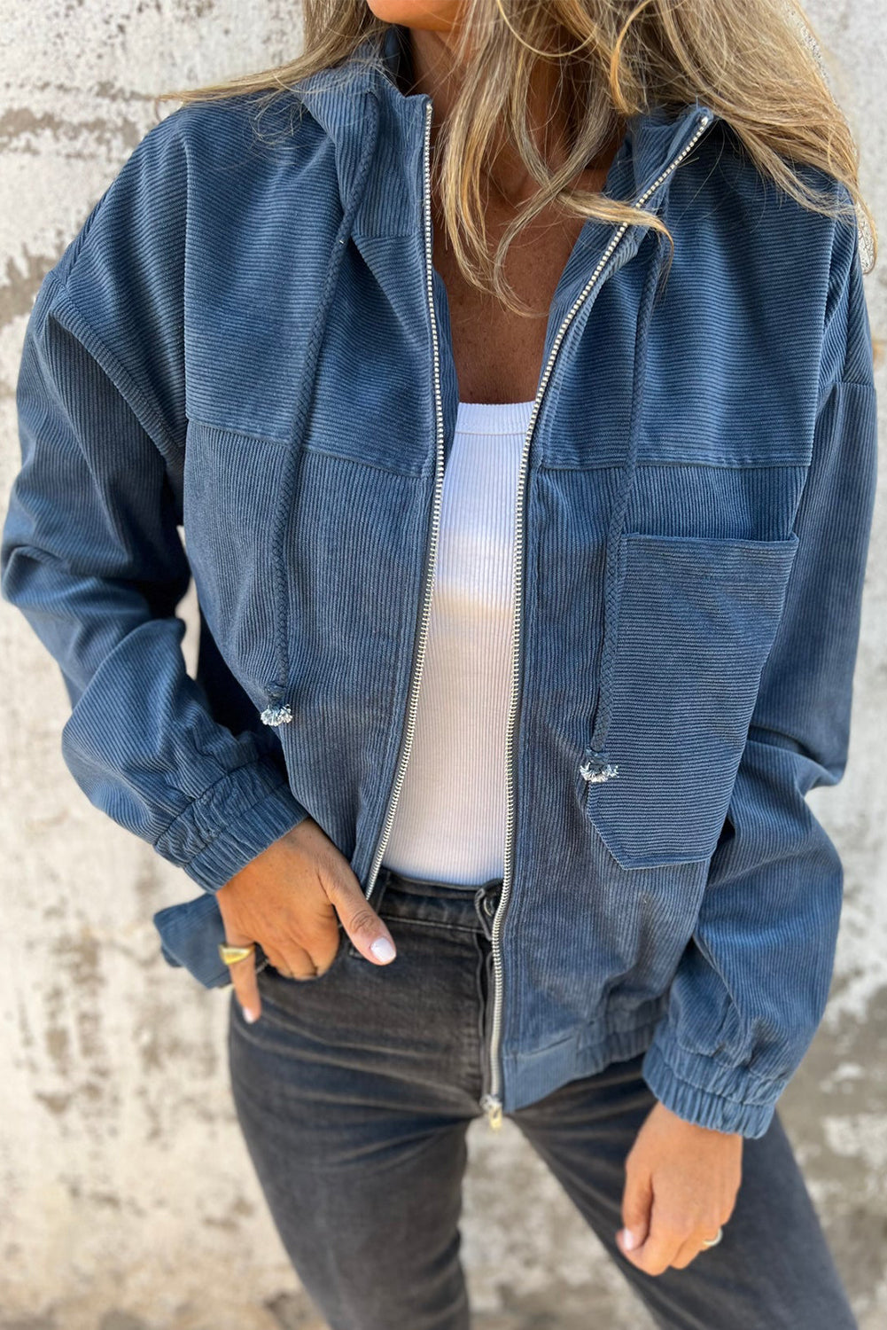 Teal Kapuzenjacke mit verstellbarem Kordelzug und Reißverschluss" 

"Teal Hoodie mit verstellbarem Kordelzug und Reißverschluss