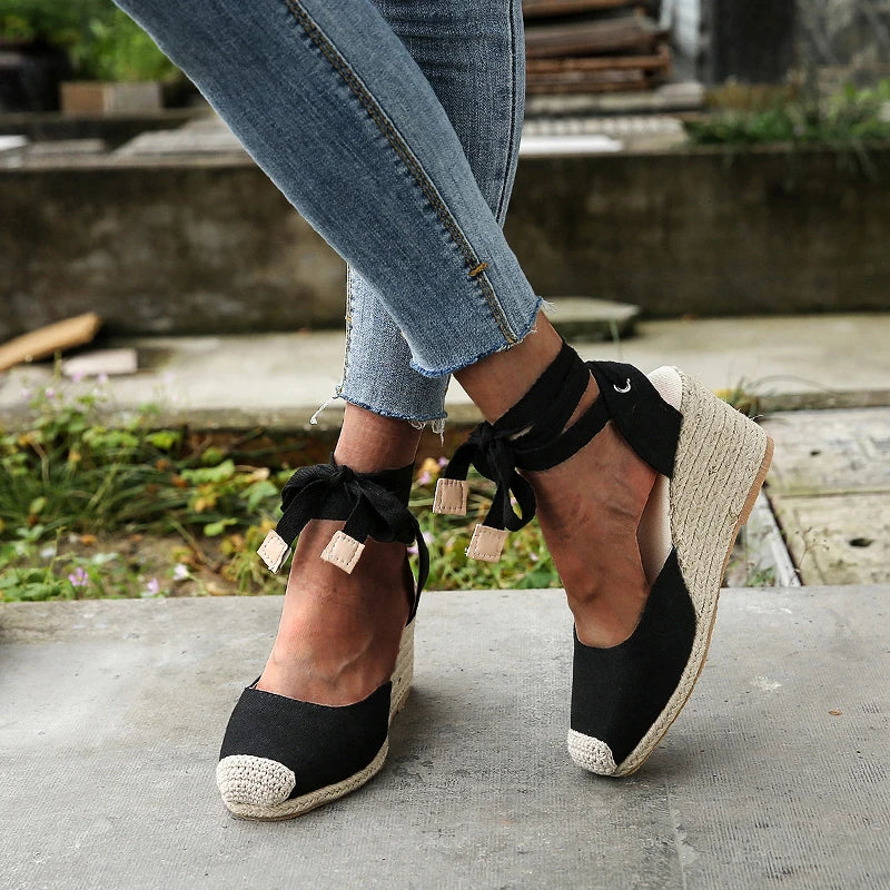 Elegante Damen-Sandalen mit spitzem Zehen und hohen Absätzen